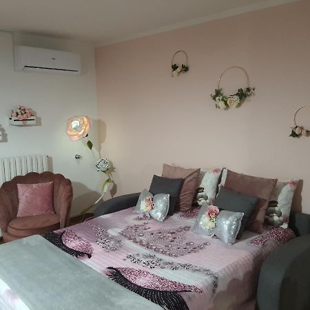 Shabby Chic Rooms Con Cucina E Giardino Privato Pomarico Εξωτερικό φωτογραφία
