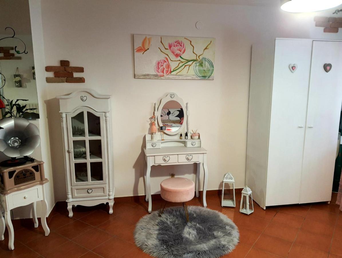 Shabby Chic Rooms Con Cucina E Giardino Privato Pomarico Εξωτερικό φωτογραφία