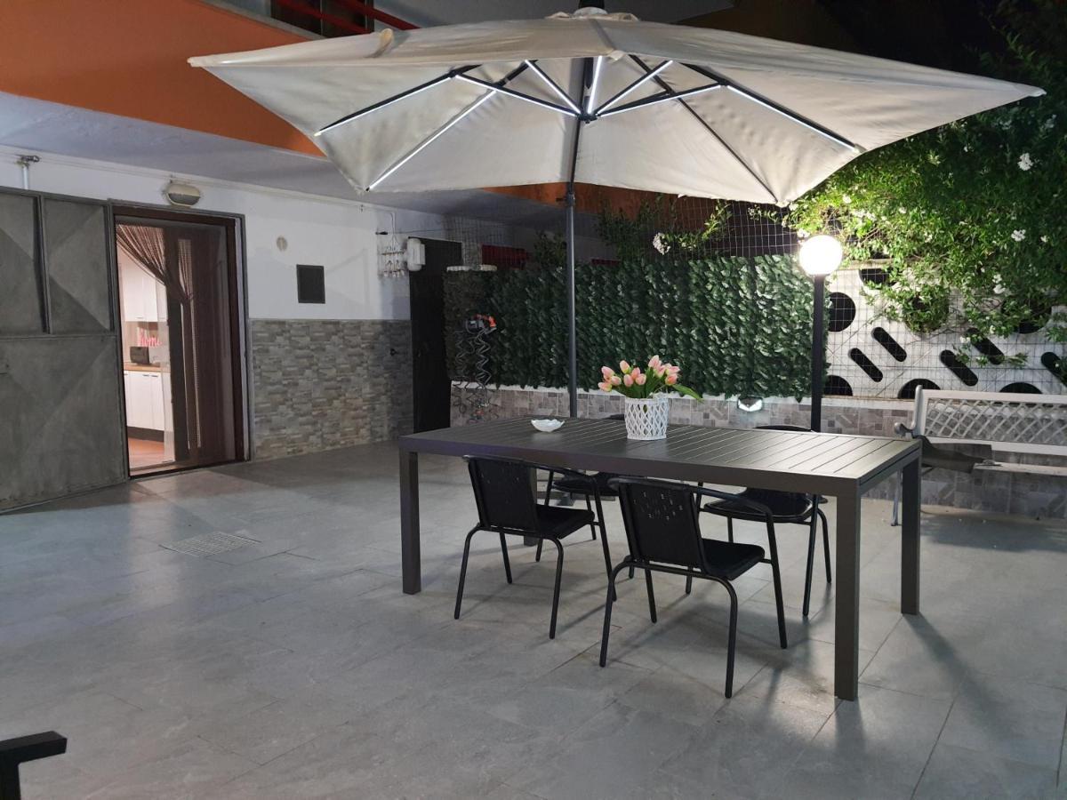 Shabby Chic Rooms Con Cucina E Giardino Privato Pomarico Εξωτερικό φωτογραφία