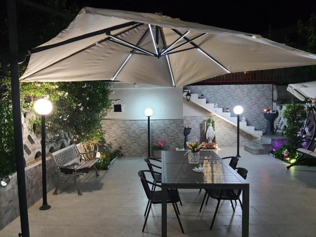 Shabby Chic Rooms Con Cucina E Giardino Privato Pomarico Εξωτερικό φωτογραφία